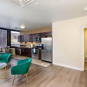  Apartment Luxe Views Prime Location 24-7 Parking Gym Lounge United States